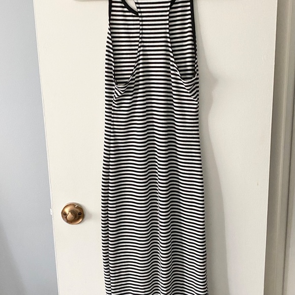 Black and white striped bodycon midi dress - Picture 3 of 3